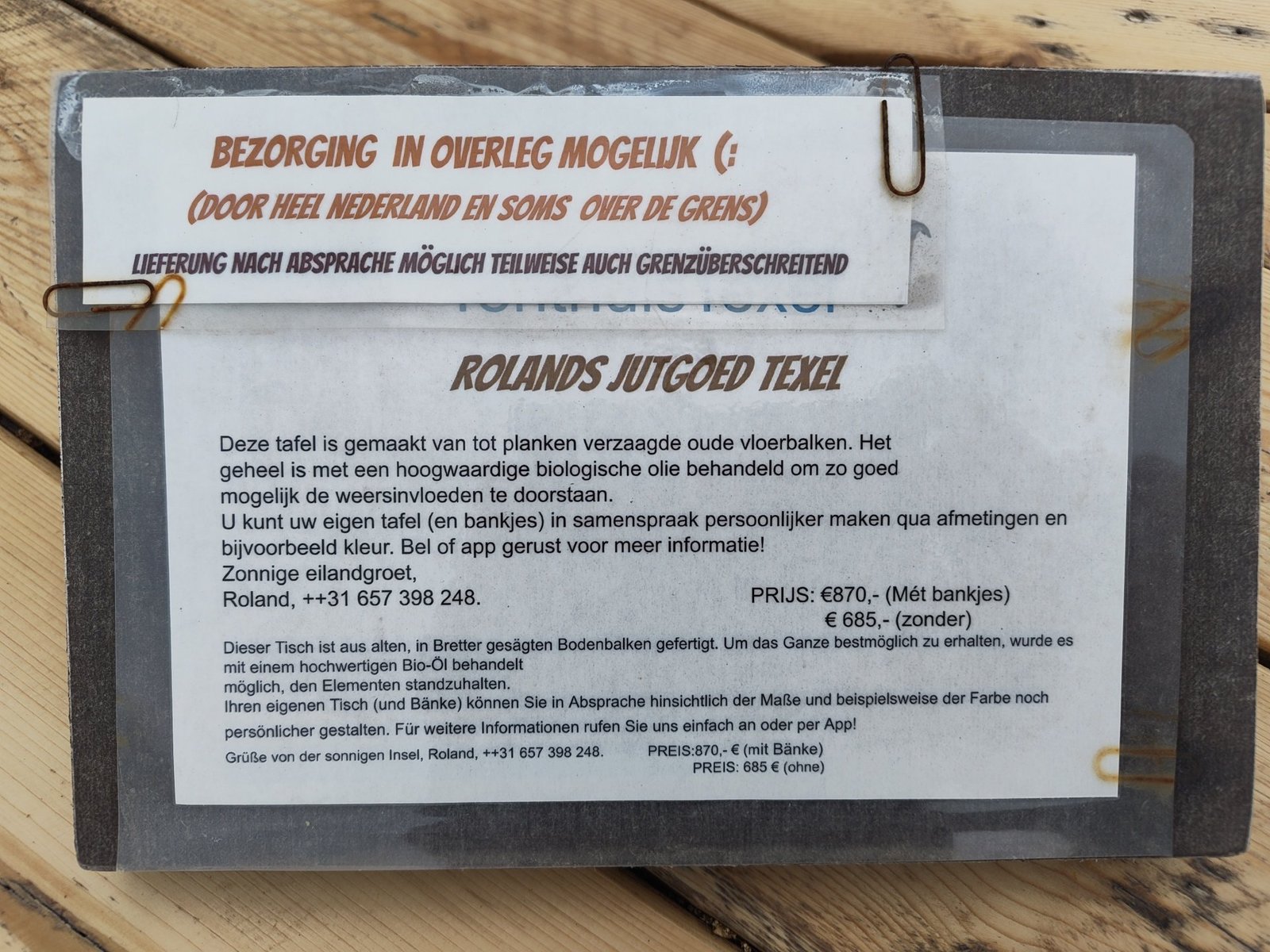 Robuuste, originele tafel met bankjes - Afbeelding 4